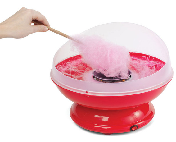 Zelf suikerspinnen maken met de suikerspinmachine